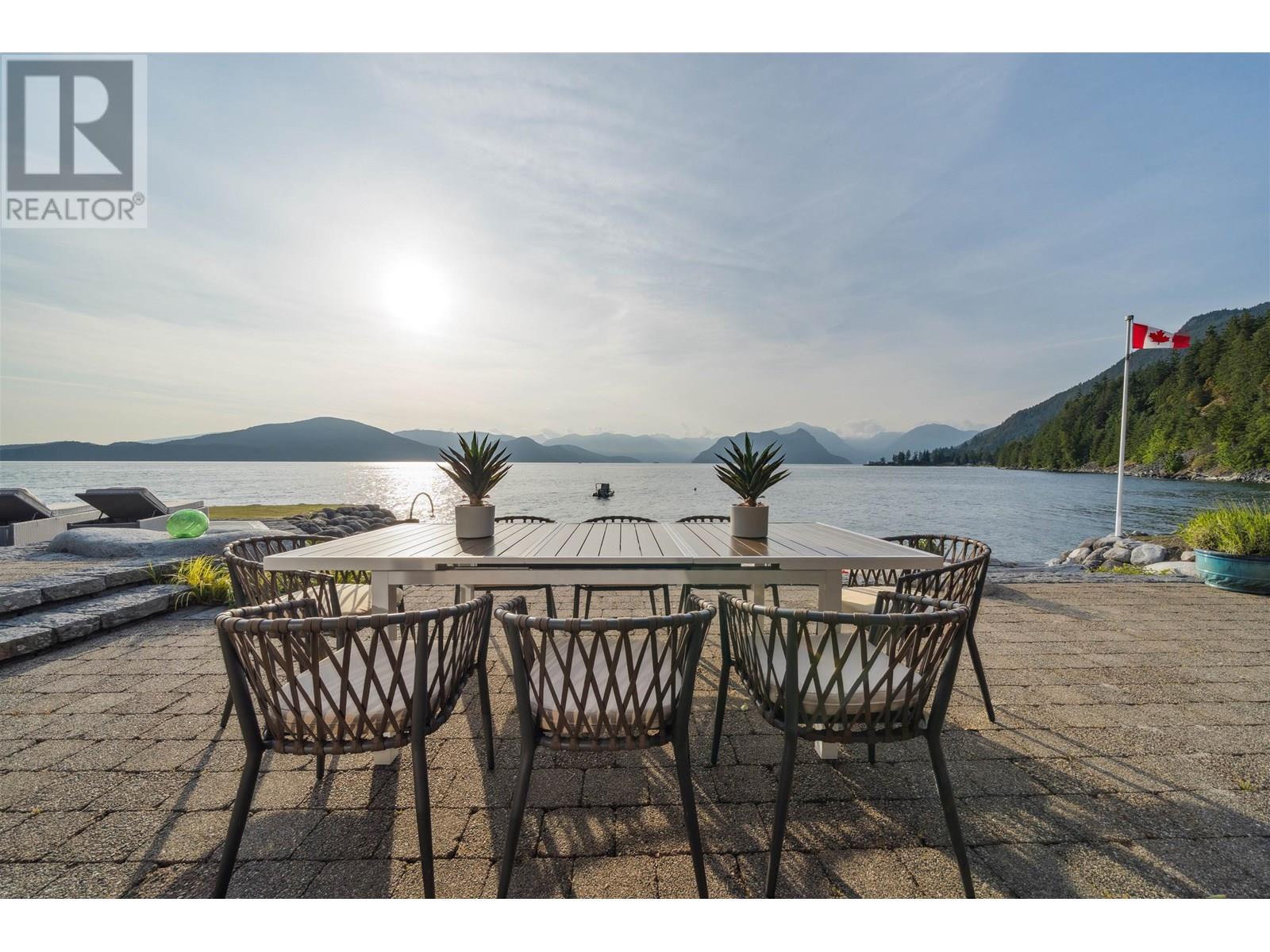 270 LIONS BAY AVENUE, Lions Bay