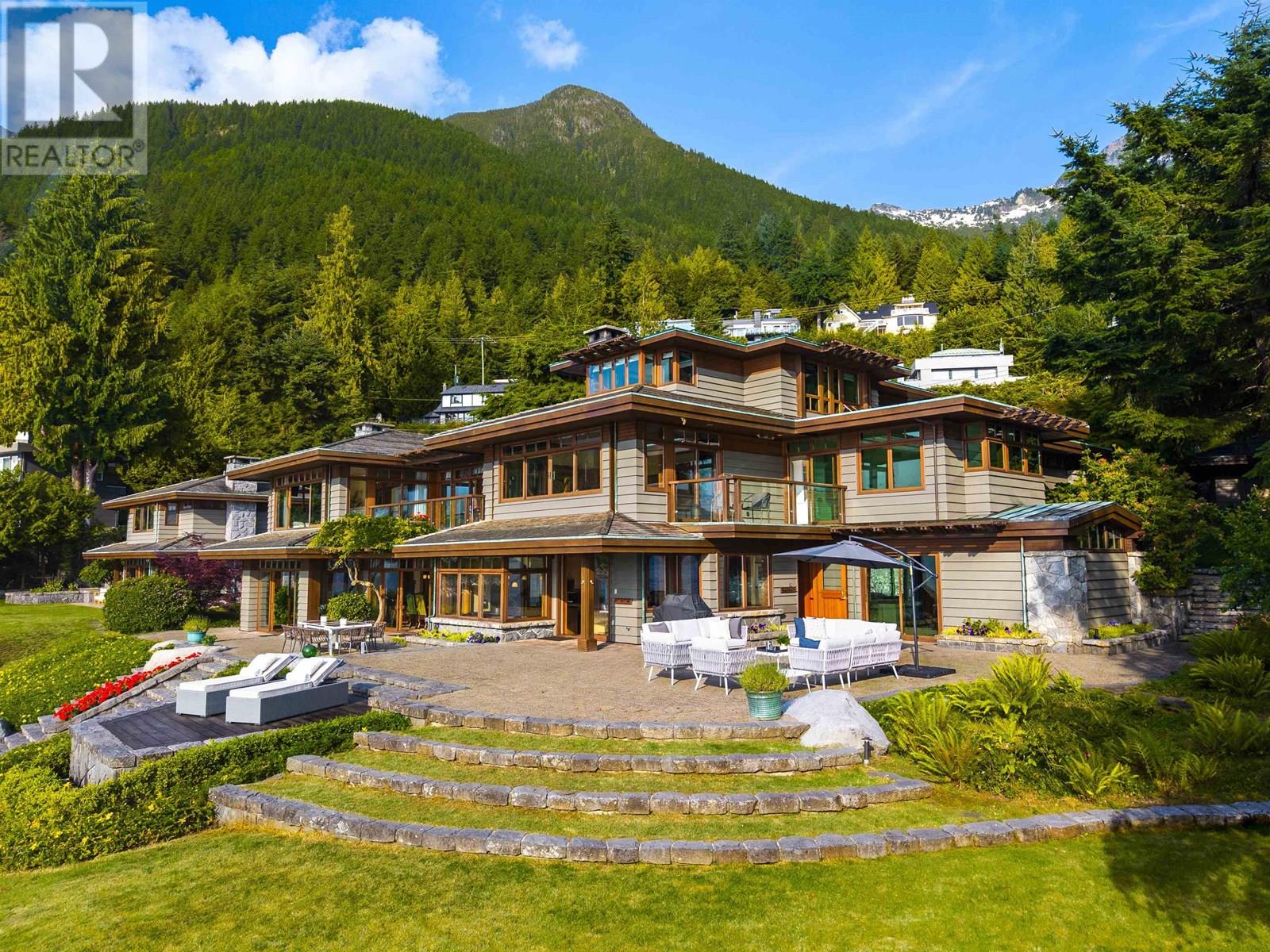 270 LIONS BAY AVENUE, Lions Bay