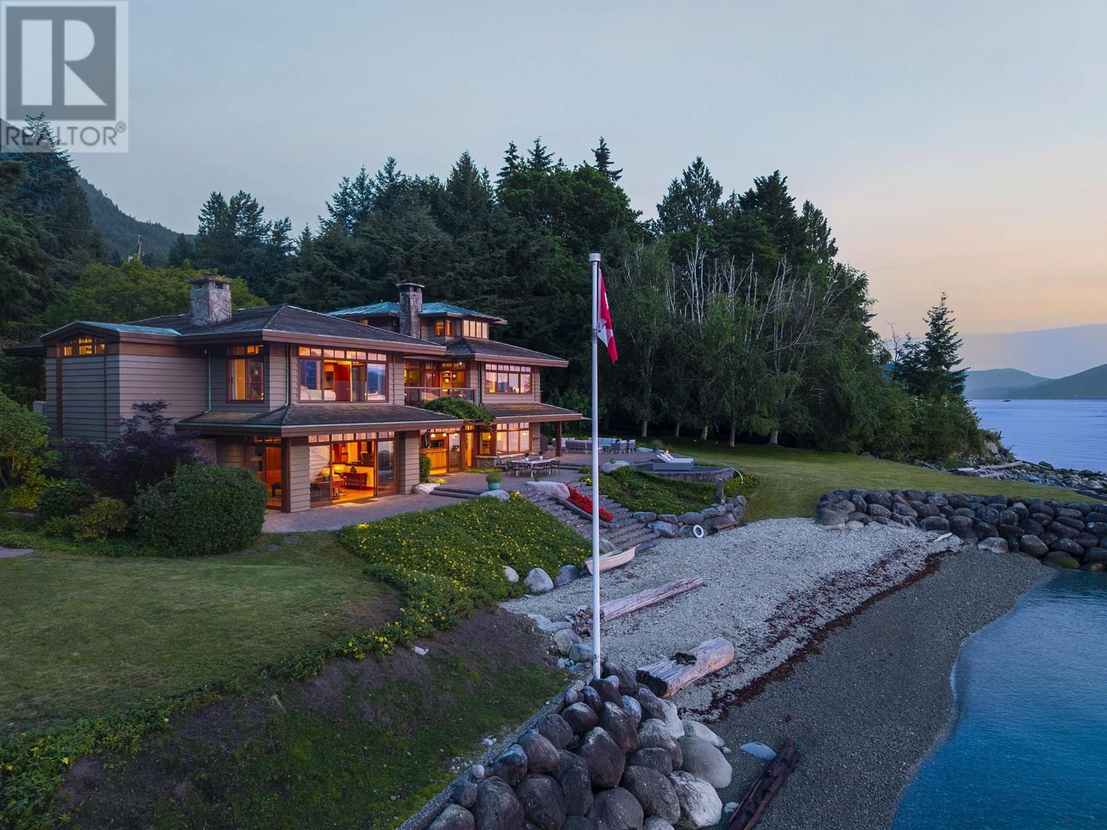 270 LIONS BAY AVENUE, Lions Bay