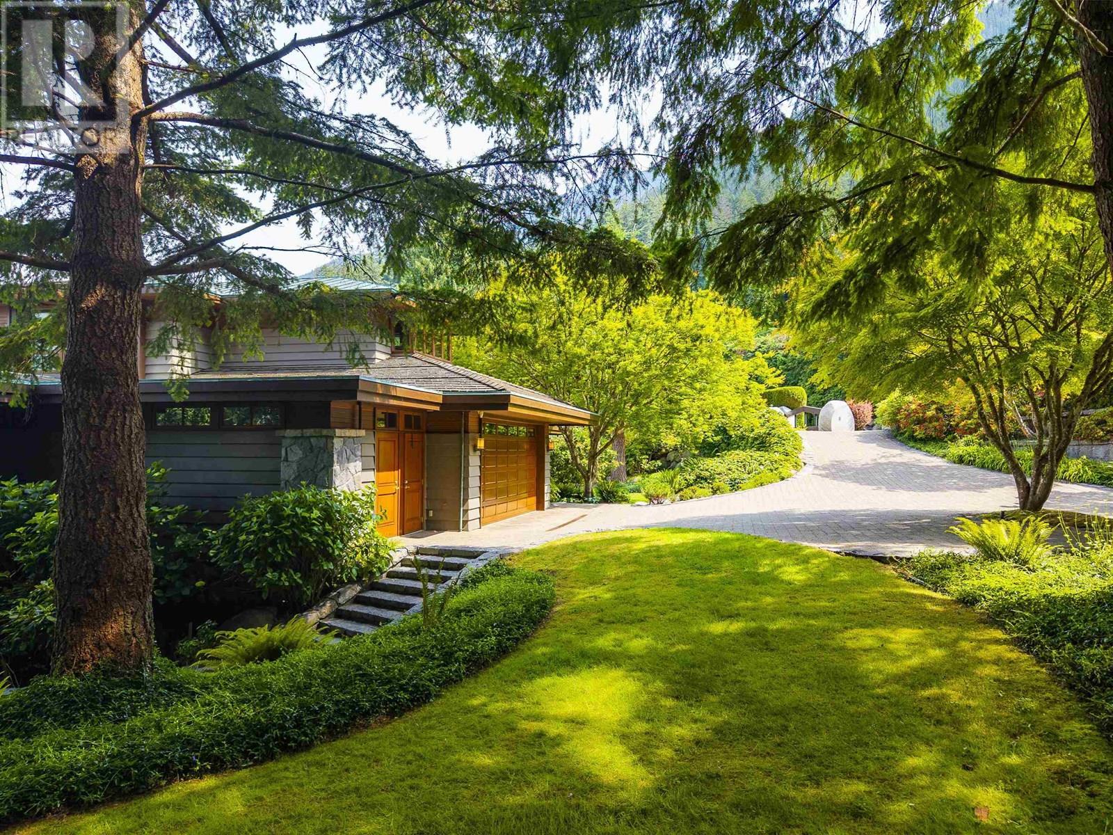 270 LIONS BAY AVENUE, Lions Bay