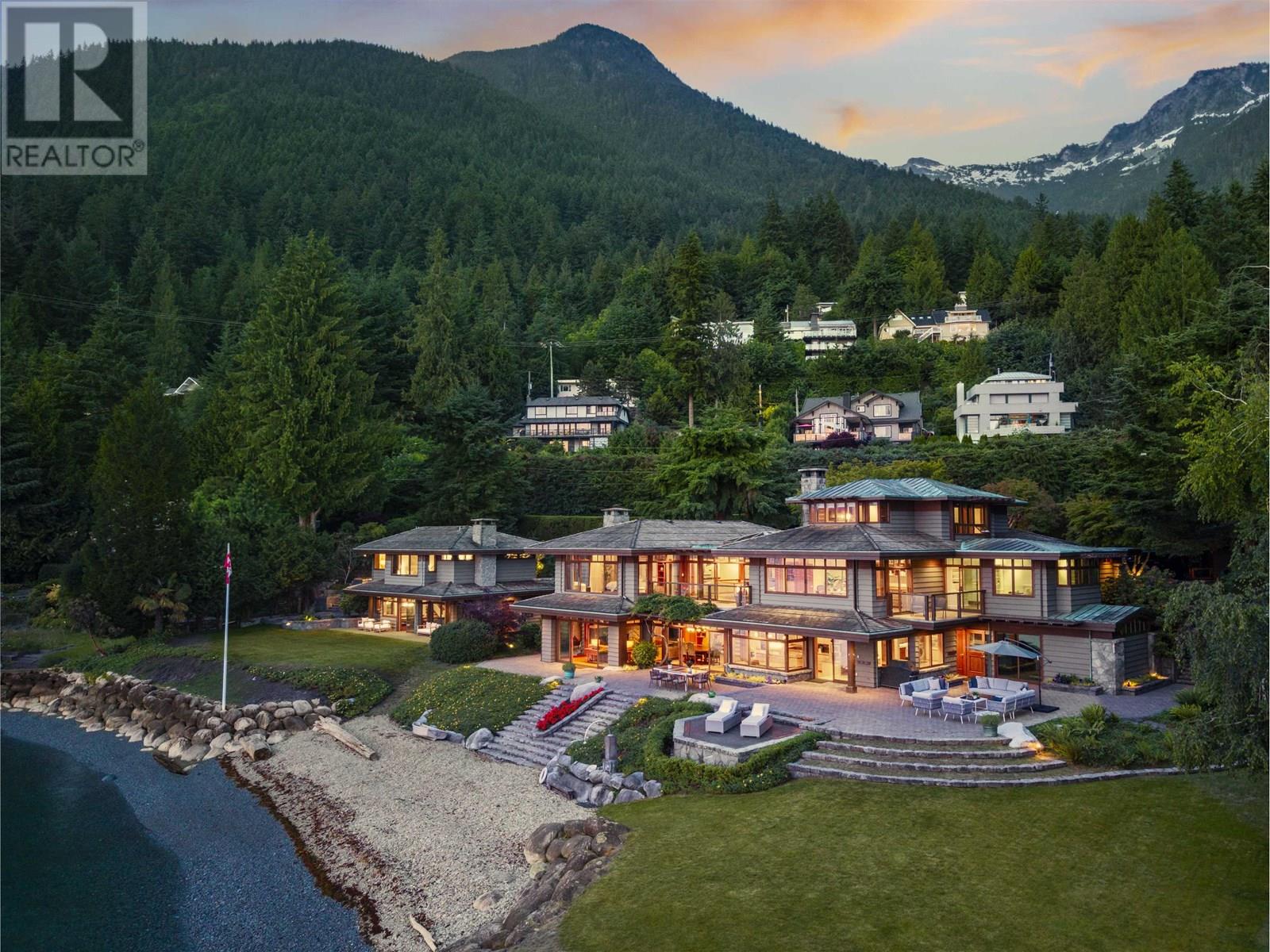 270 LIONS BAY AVENUE, Lions Bay