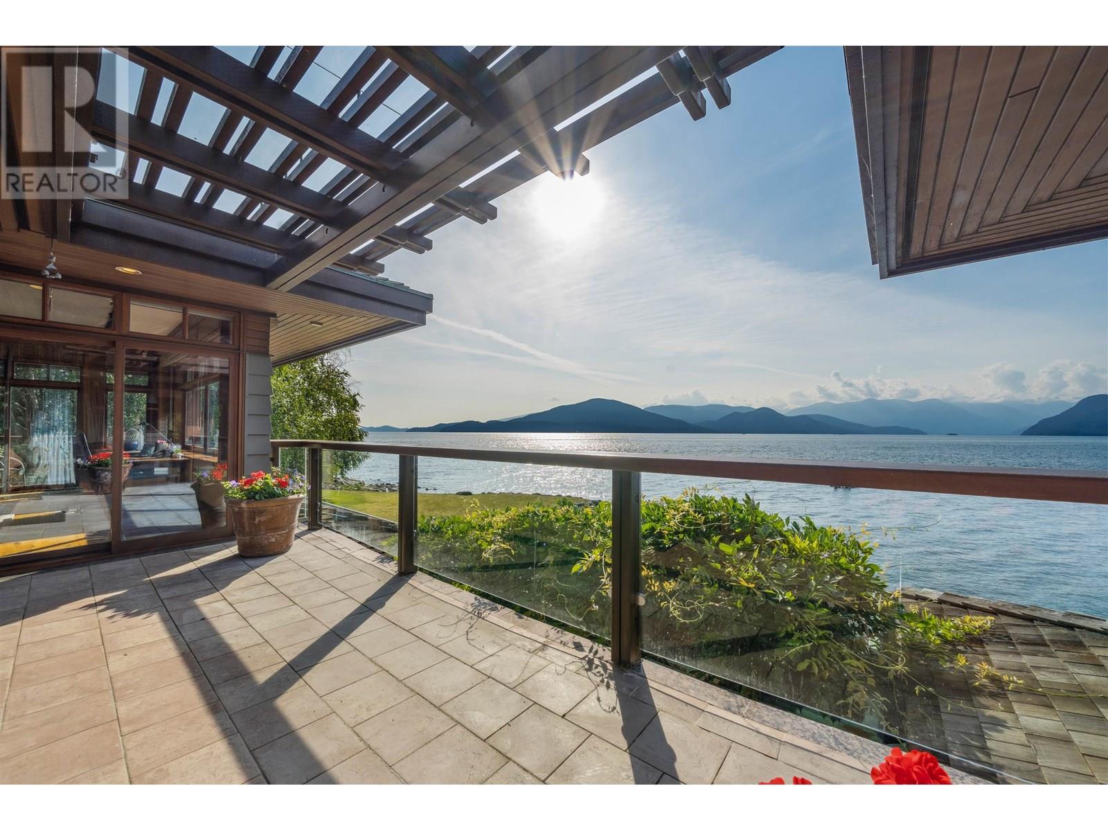 270 LIONS BAY AVENUE, Lions Bay