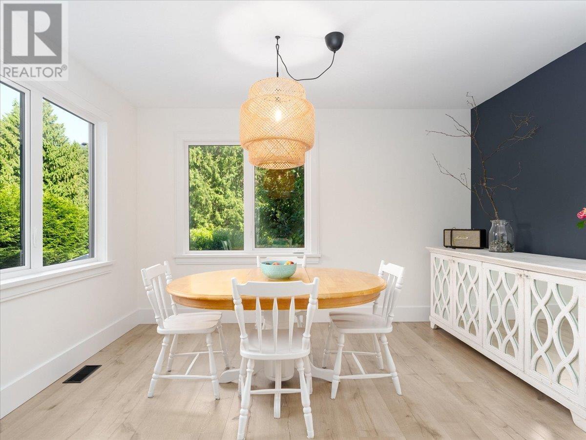 Photo 32 of 6810 Hycroft Road, West Vancouver BC