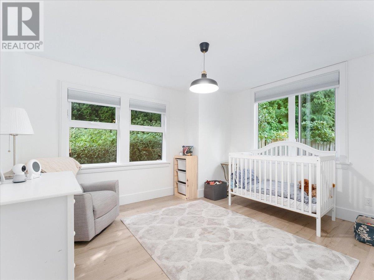 Photo 13 of 6810 Hycroft Road, West Vancouver BC