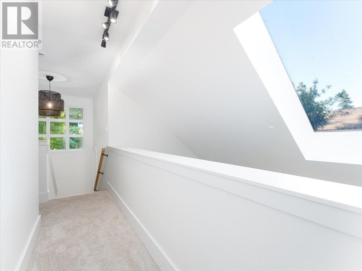 Photo 34 of 6810 Hycroft Road, West Vancouver BC