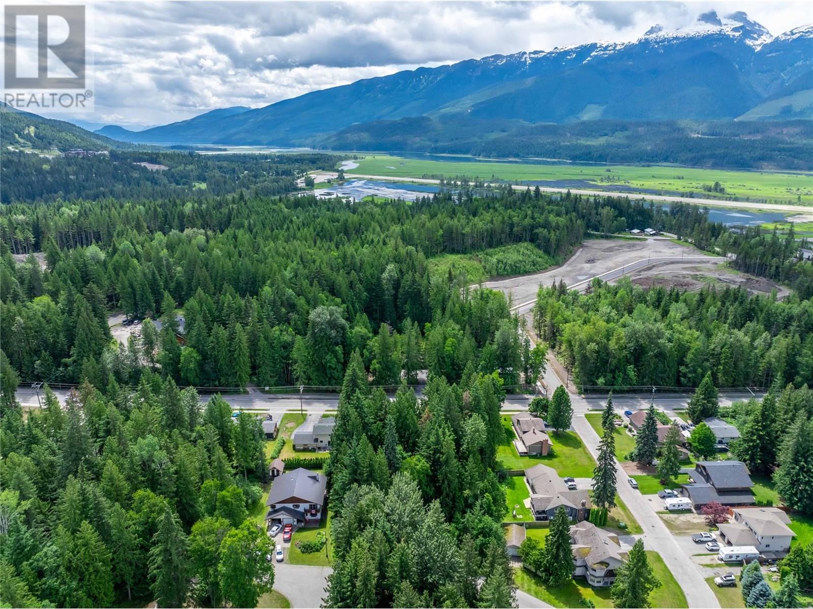 1565 Pratico Road, Revelstoke
