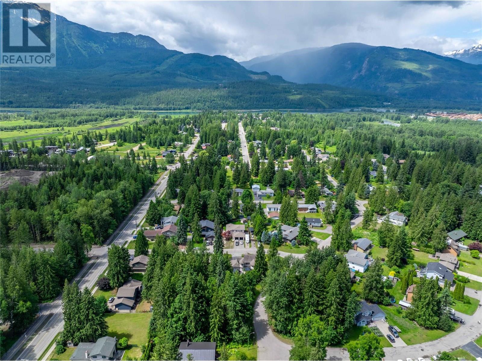 1565 Pratico Road, Revelstoke