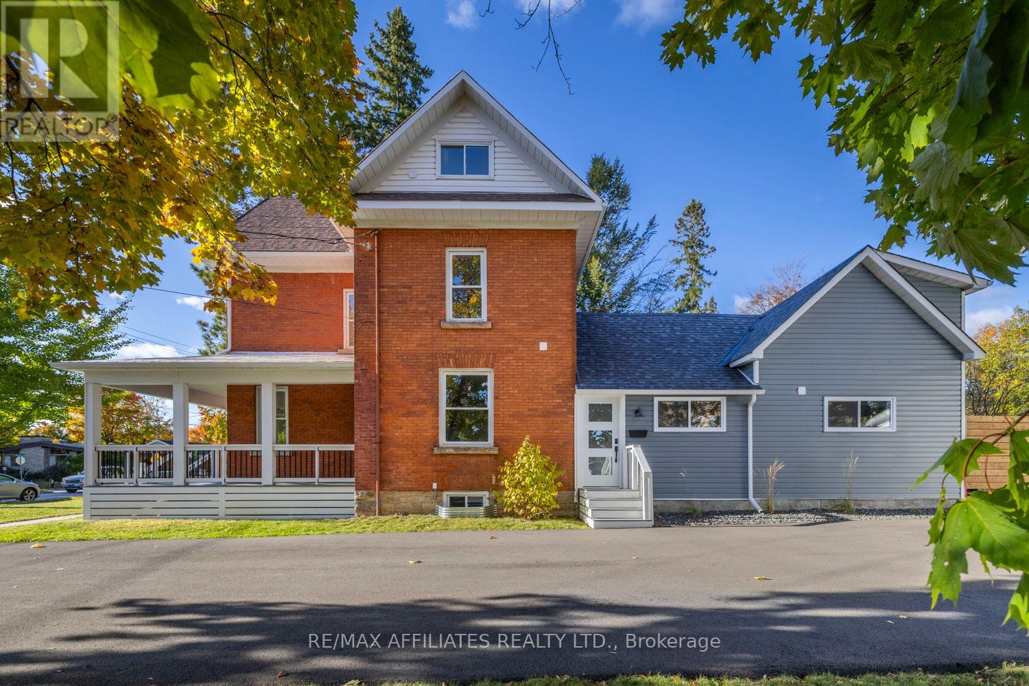 Photo 28 of 45 Drummond Street W, Perth ON