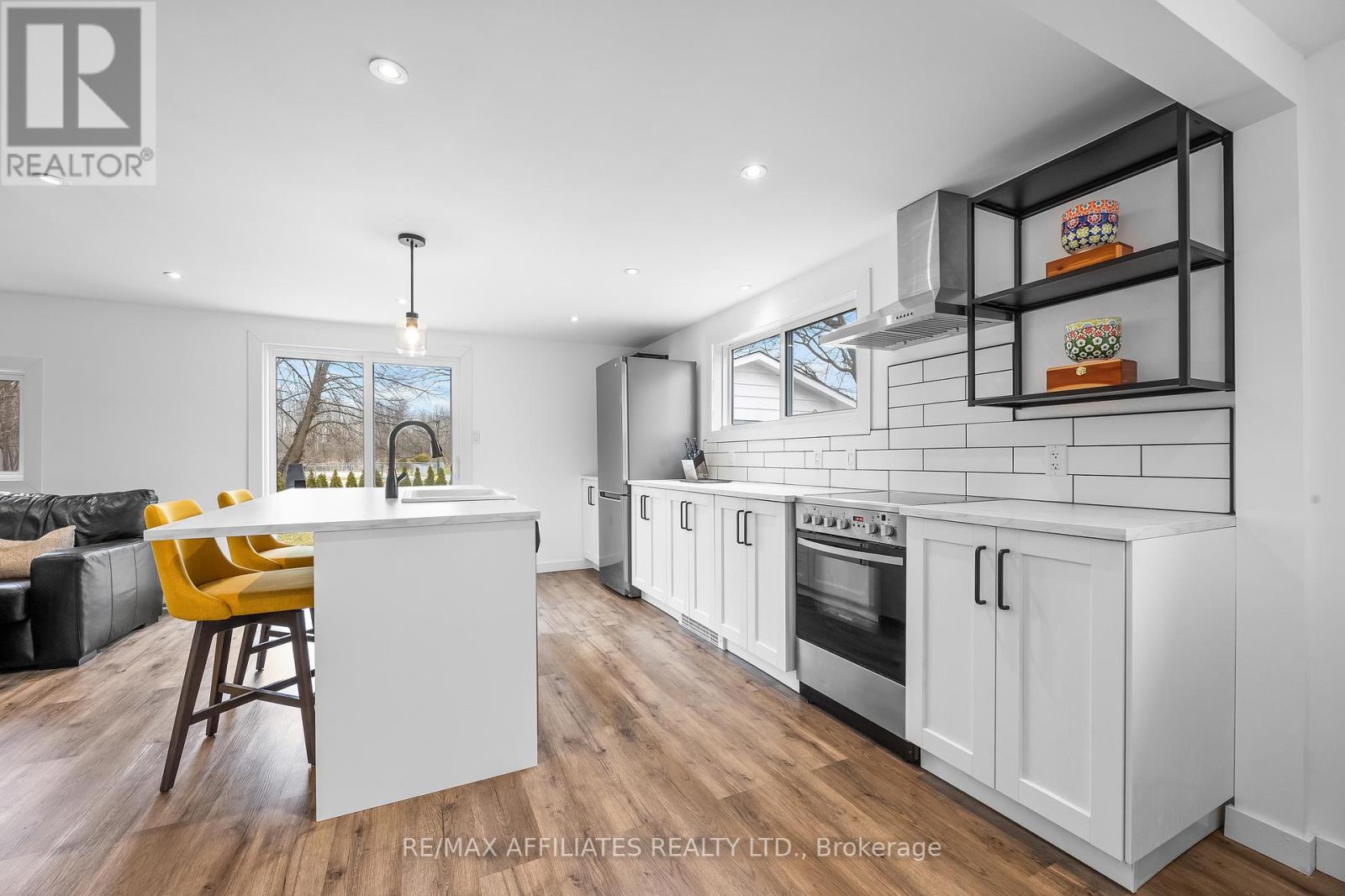 Photo 5 of 45 Drummond Street W, Perth ON