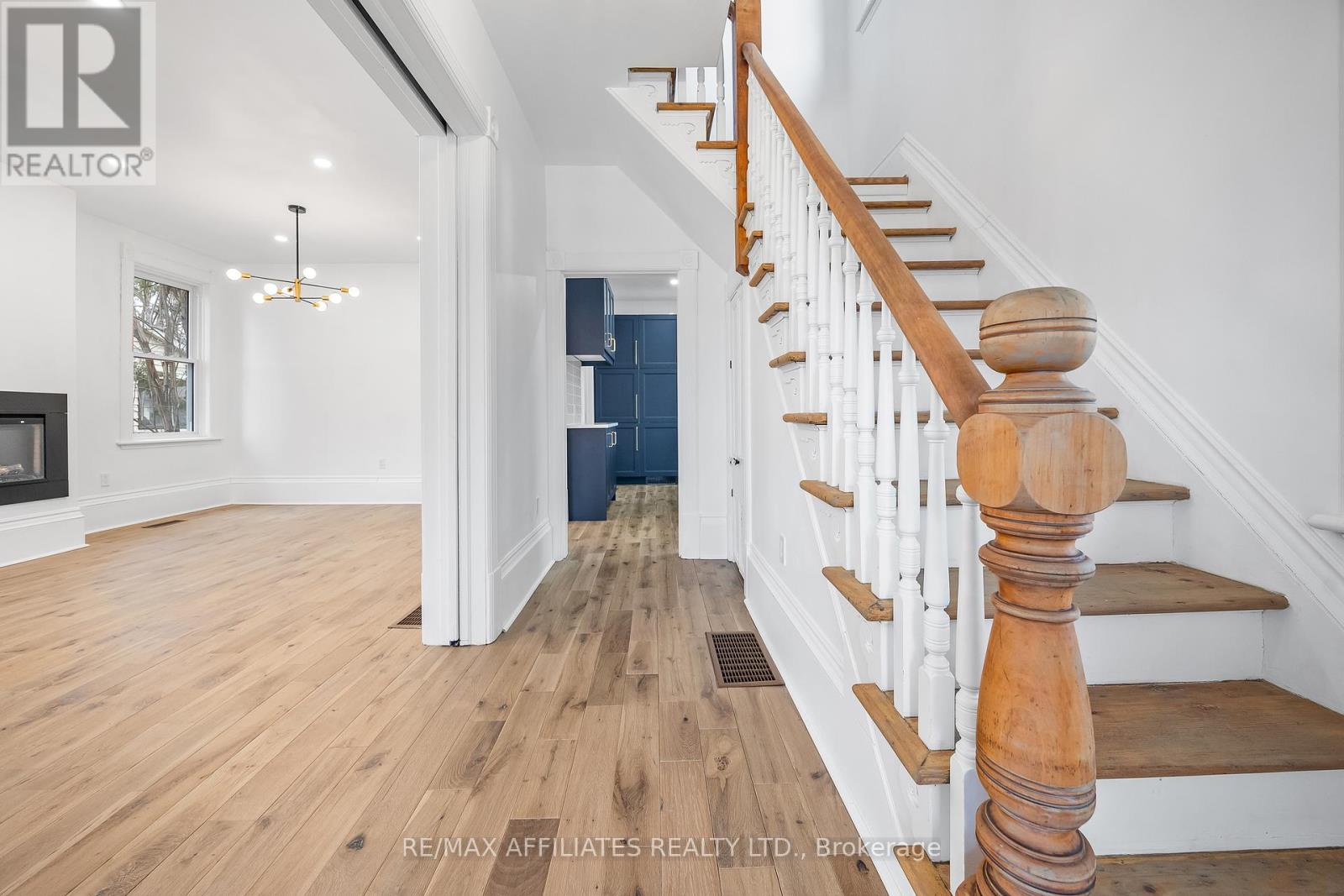 Photo 21 of 45 Drummond Street W, Perth ON