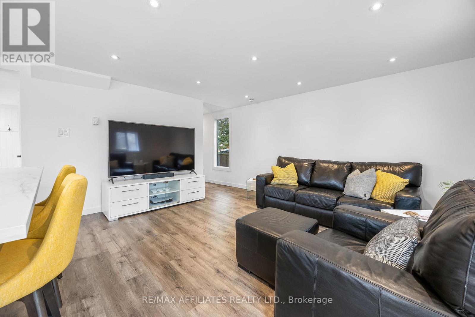 Photo 17 of 45 Drummond Street W, Perth ON