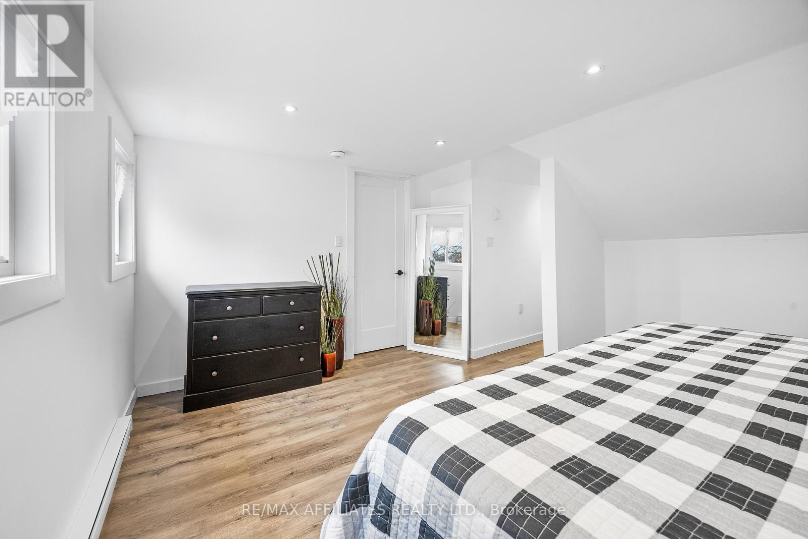 Photo 23 of 45 Drummond Street W, Perth ON