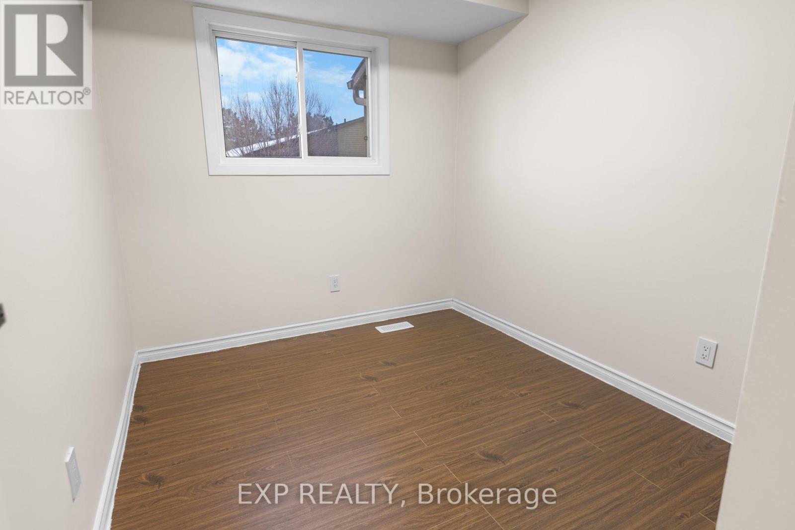 Photo 2 of 107 2650 Pimlico Crescent, Ottawa ON