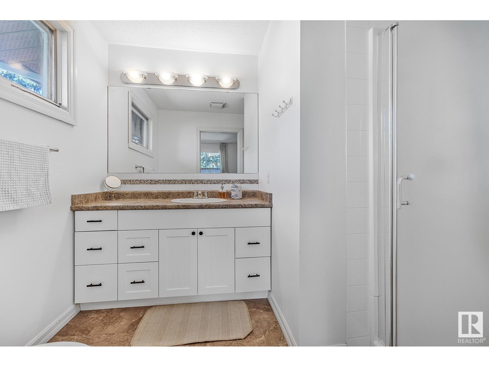 Photo 52 of 4908 112 St Nw, Edmonton AB