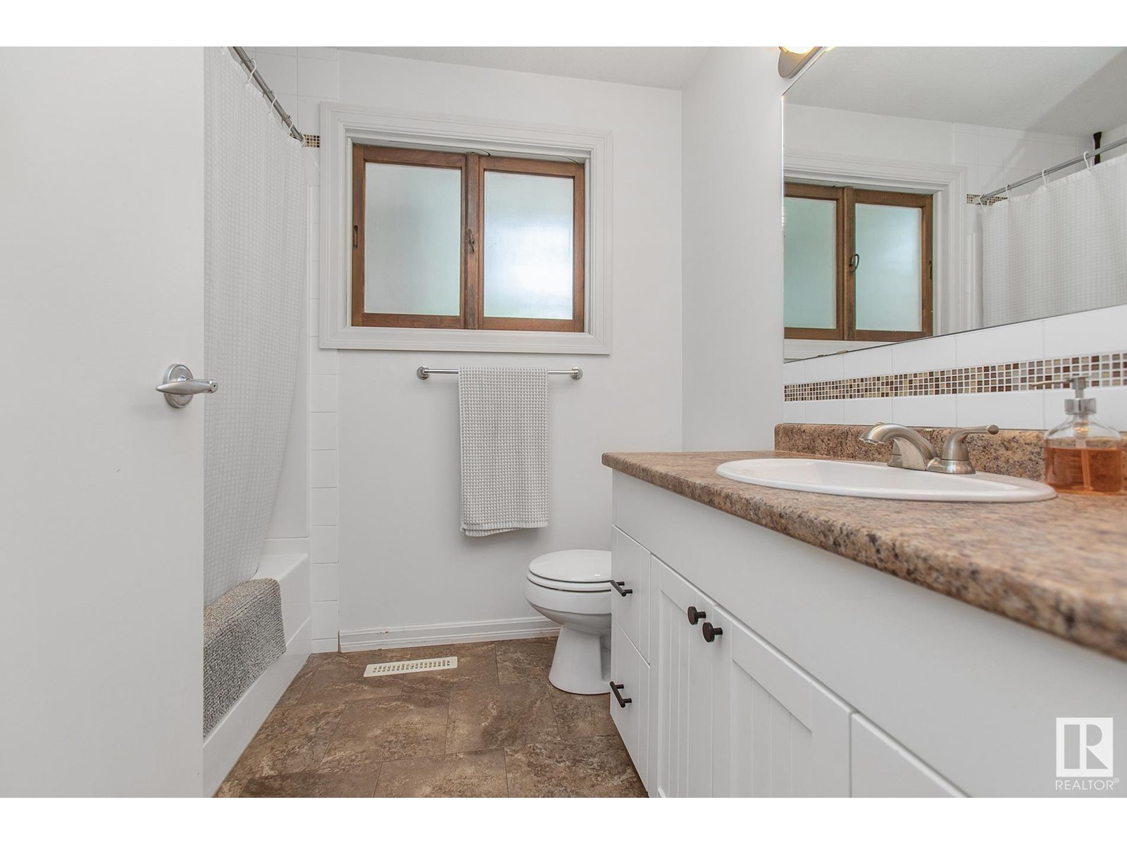 Photo 51 of 4908 112 St Nw, Edmonton AB