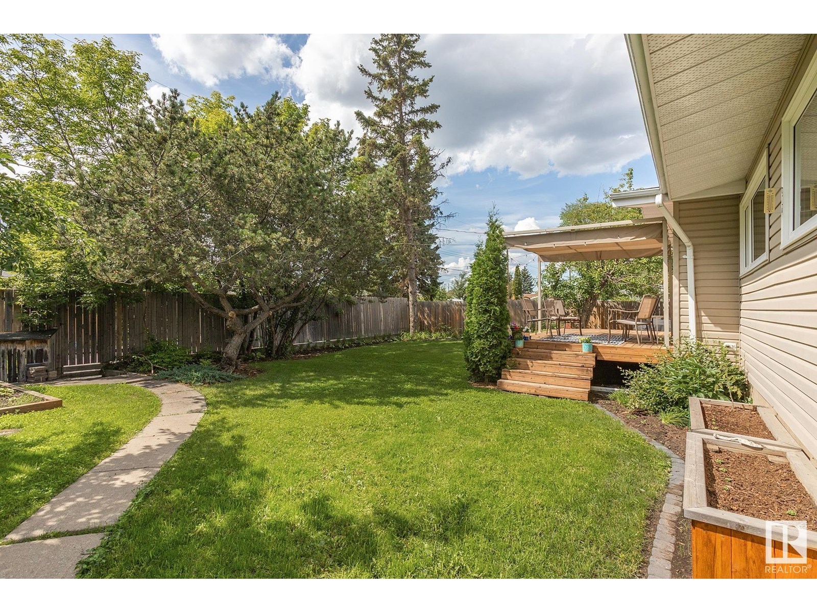 Photo 26 of 4908 112 St Nw, Edmonton AB