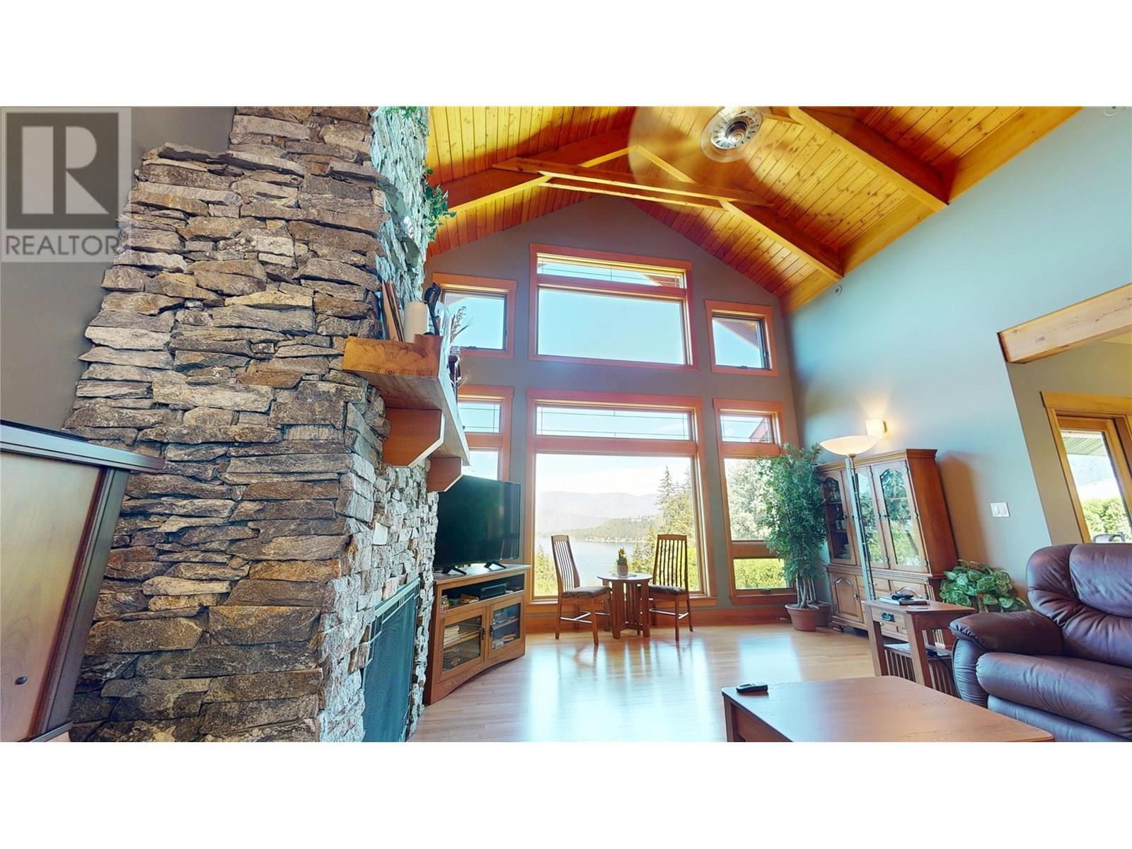 2573 Islandview Road, Blind Bay