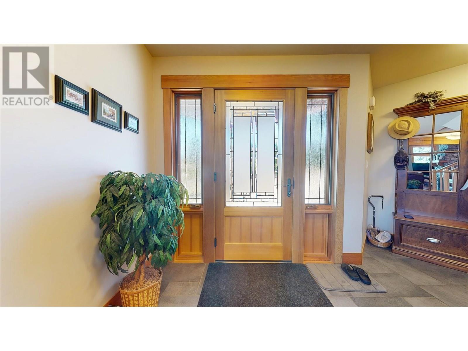 2573 Islandview Road, Blind Bay