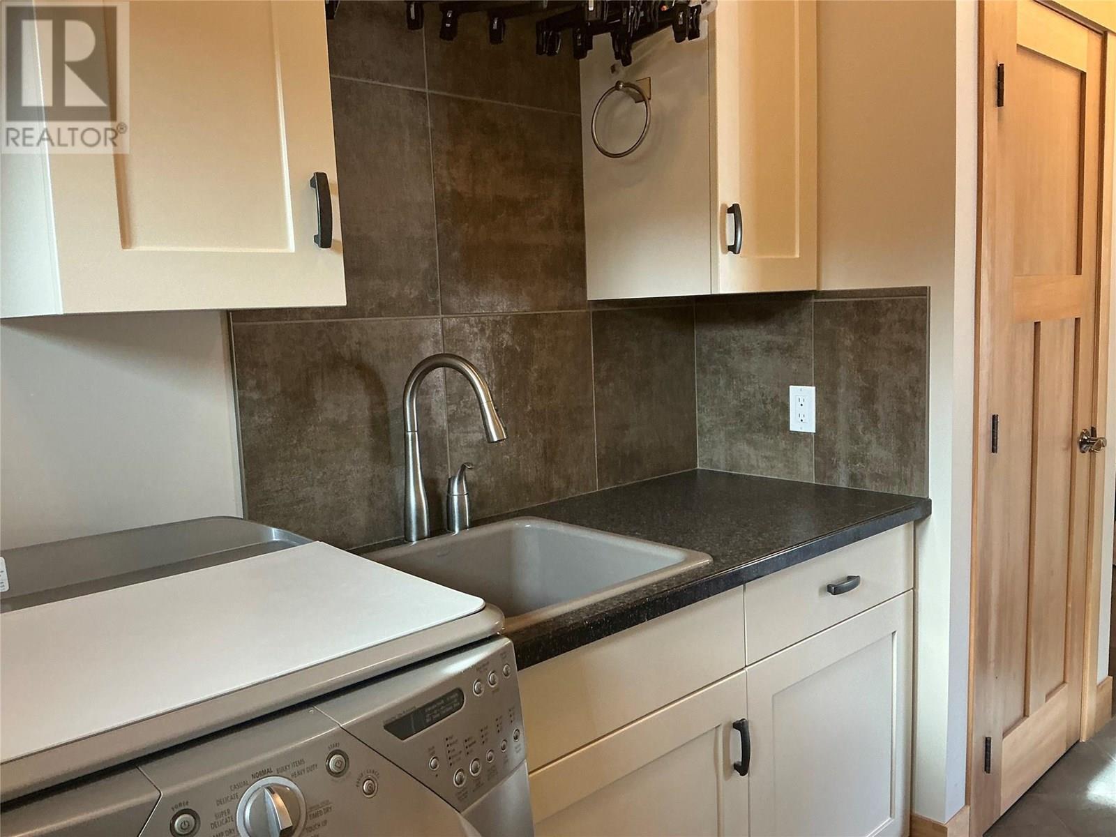 2573 Islandview Road, Blind Bay