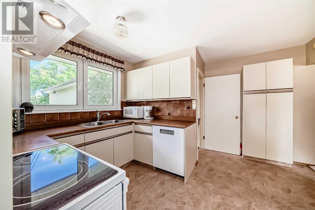 Single Family House Bungalow for Sale in  Fortalice Crescent SE Forest Heights Calgary 