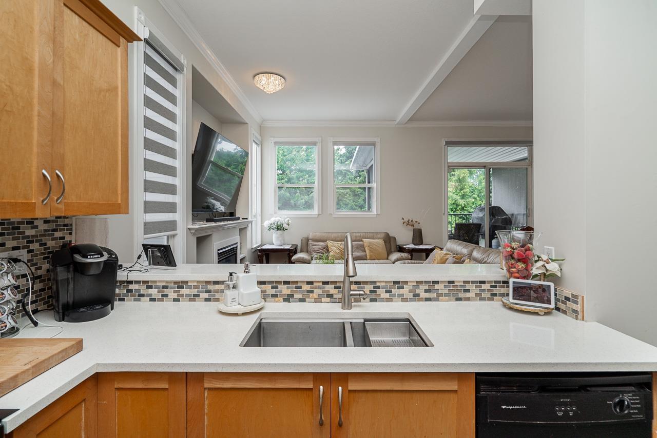 Photo 8 of 14858 56 A Avenue, Surrey BC