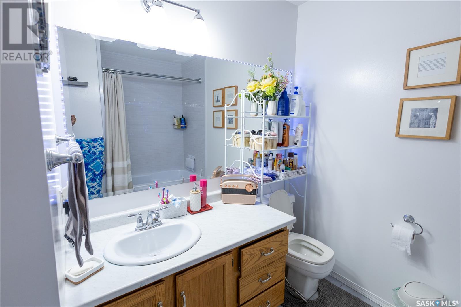Photo 5 of C 2 532 River Street E, Prince Albert SK