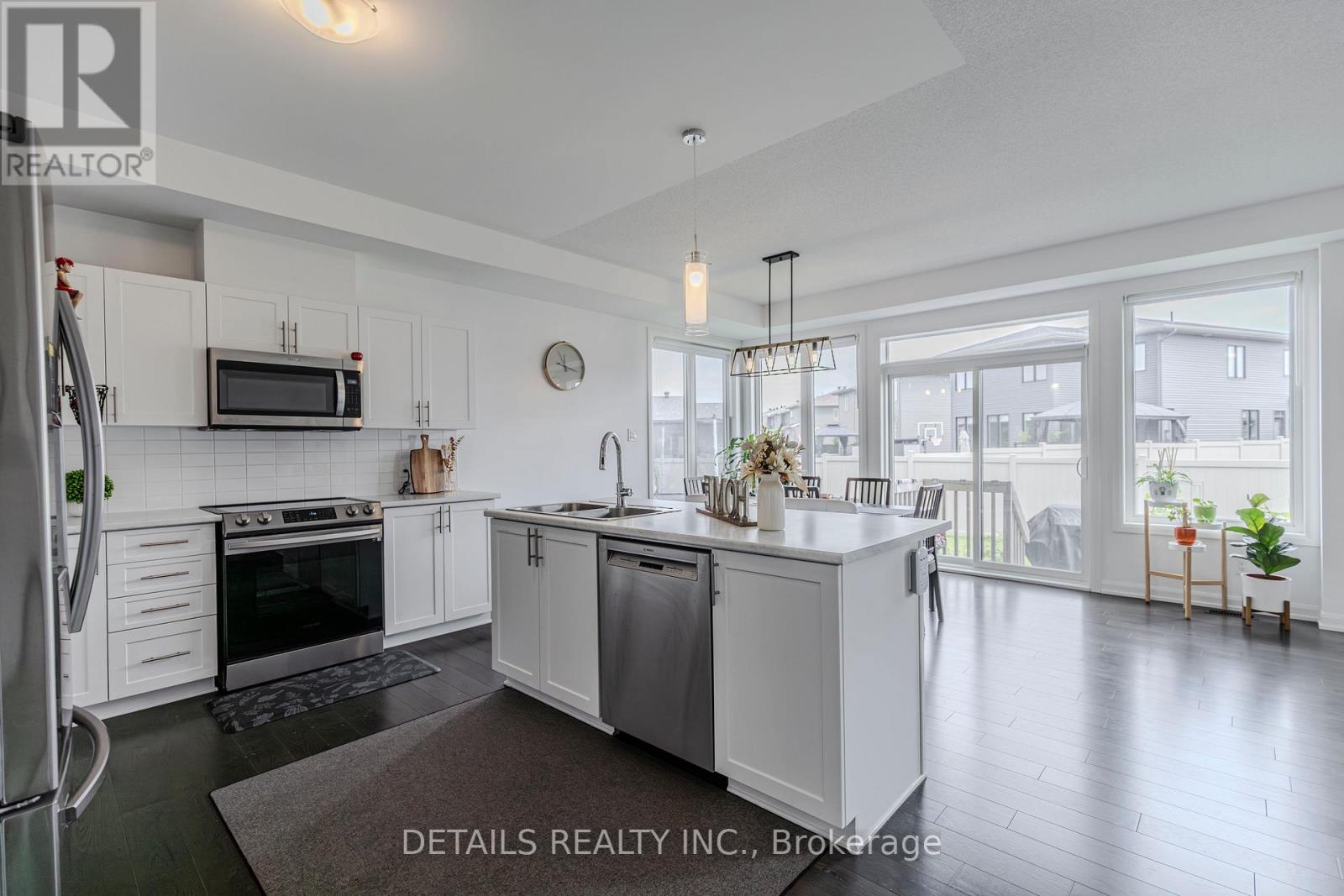 Photo 10 of 372 Sterling Avenue, Clarencerockland ON
