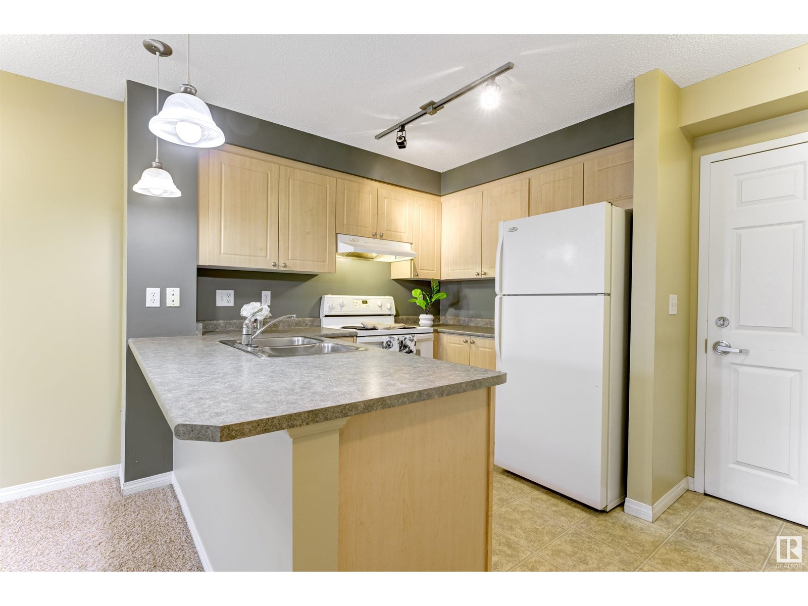 Photo 8 of 412 630 Mcallister Lo Sw, Edmonton AB