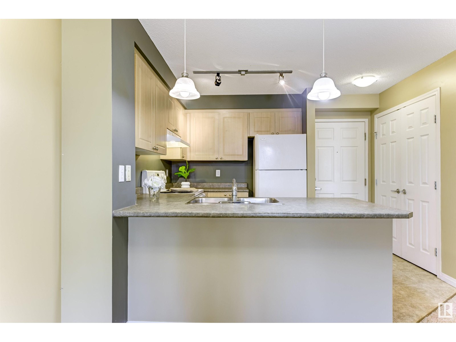 Photo 9 of 412 630 Mcallister Lo Sw, Edmonton AB