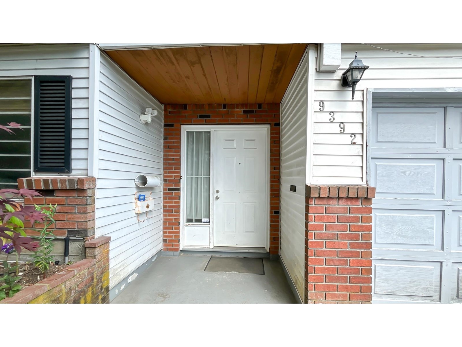 Photo 2 of 9392 139 Street, Surrey BC