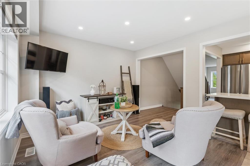 Photo 11 of 22 Spring Creek Drive Unit 80, Waterdown ON