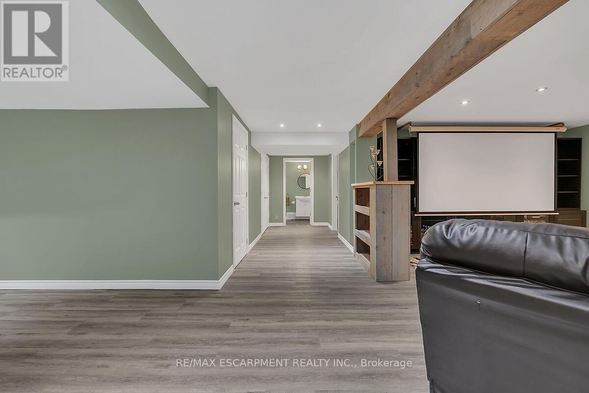 Photo 12 of 4 Moonstone Court, Hamilton ON
