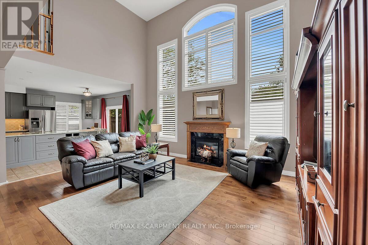 Photo 34 of 4 Moonstone Court, Hamilton ON