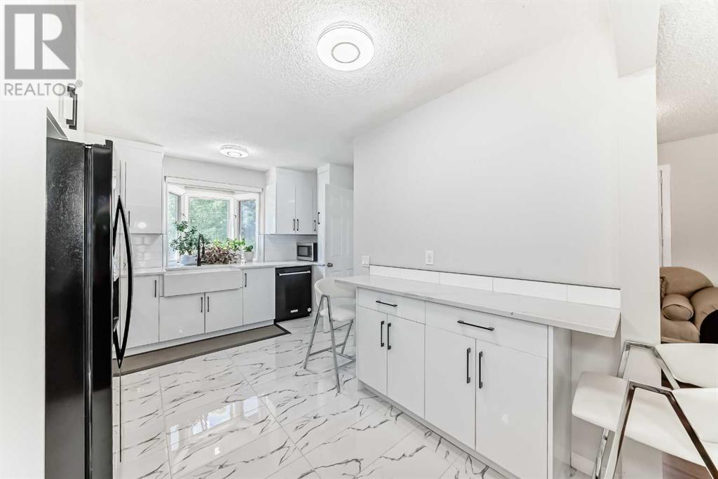 Single Family House Bungalow for Sale in  Vanguard Road NW Varsity Calgary 