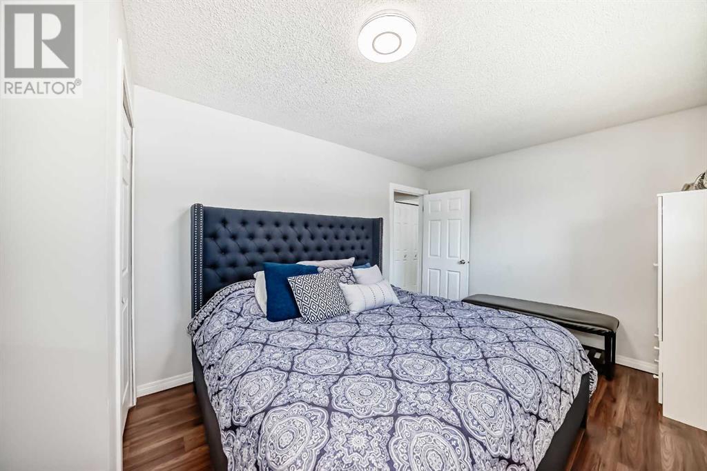 Single Family House Bungalow for Sale in  Vanguard Road NW Varsity Calgary 