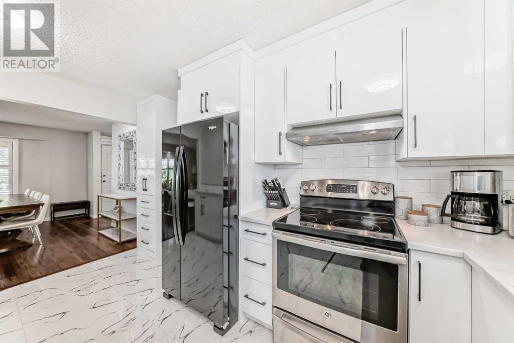 Single Family House Bungalow for Sale in  Vanguard Road NW Varsity Calgary 