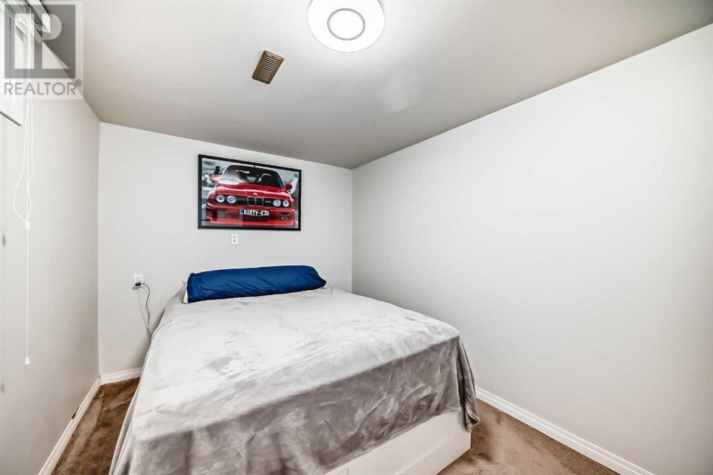 Single Family House Bungalow for Sale in  Vanguard Road NW Varsity Calgary 