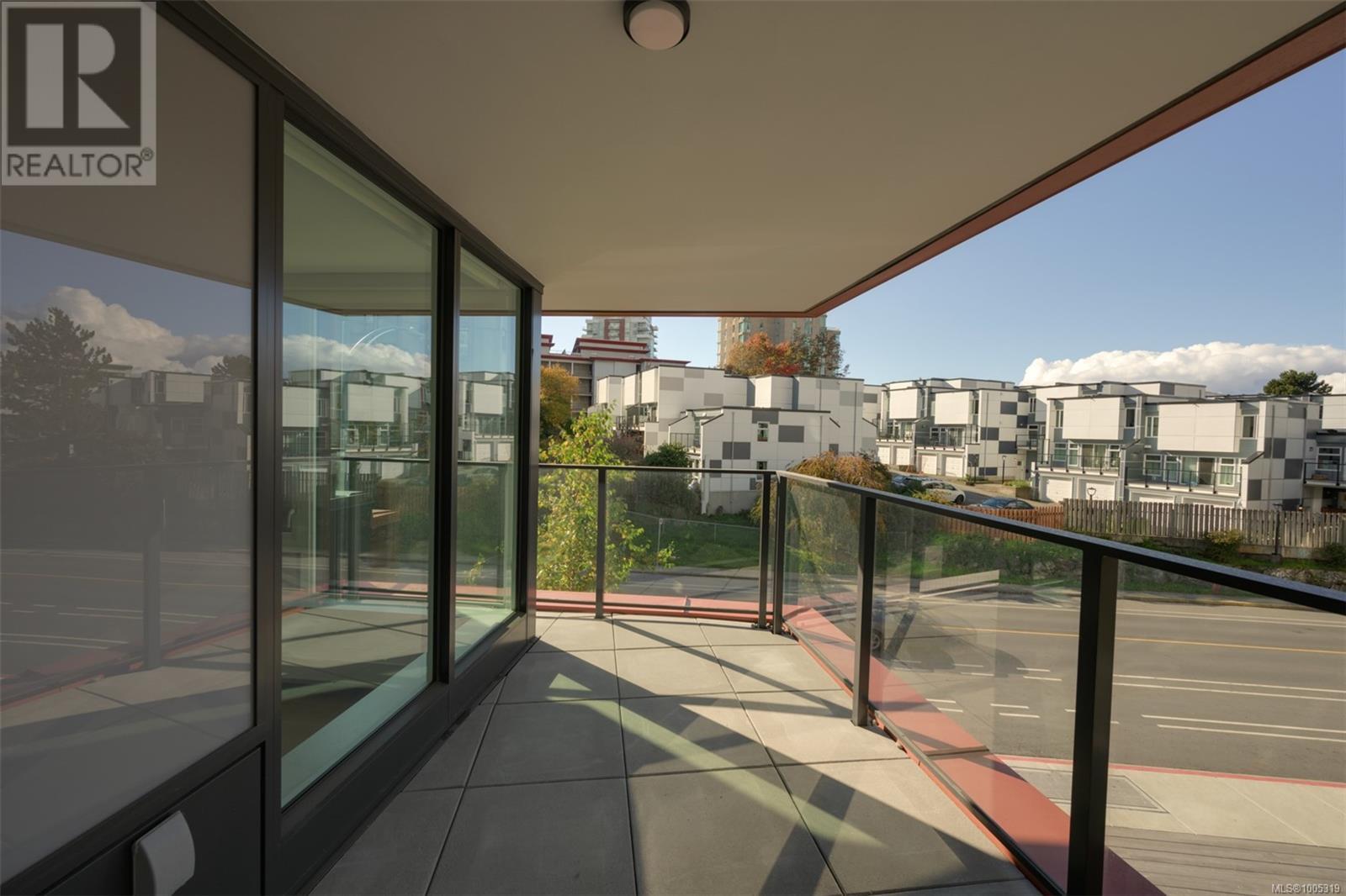 Photo 7 of 305 363 Tyee Rd, Victoria BC
