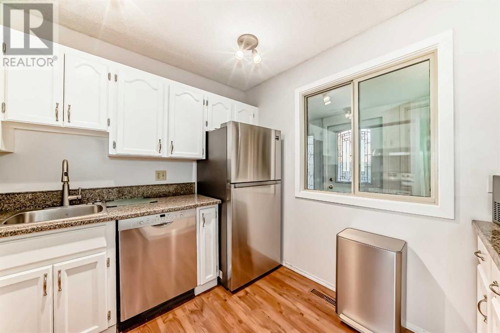 Single Family House for Sale in   Varsity Estates Drive NW Varsity Calgary 