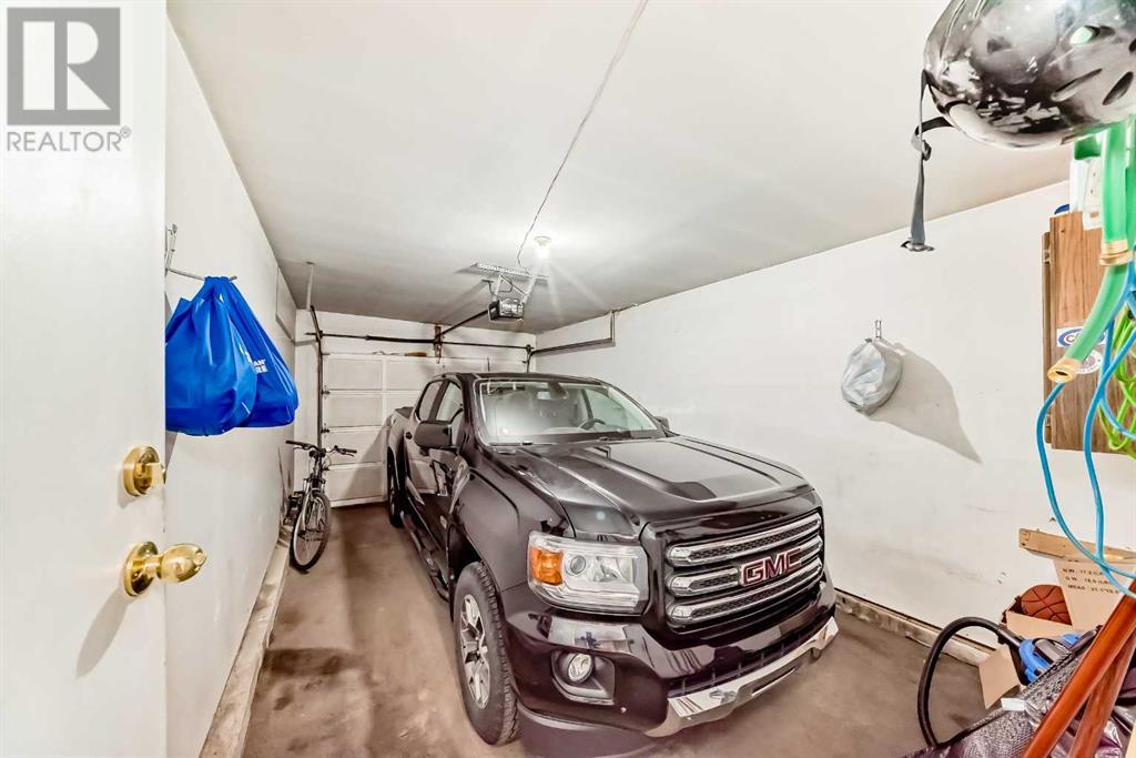 Single Family House for Sale in   Varsity Estates Drive NW Varsity Calgary 