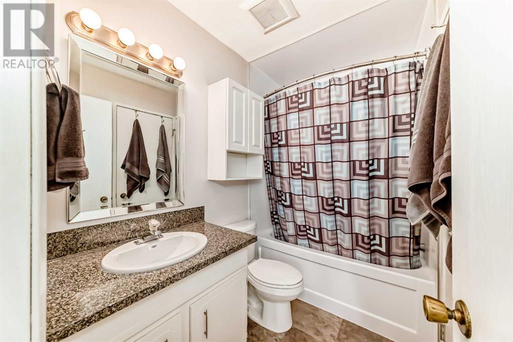 Single Family House for Sale in   Varsity Estates Drive NW Varsity Calgary 