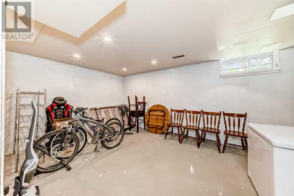 Single Family House for Sale in   Varsity Estates Drive NW Varsity Calgary 