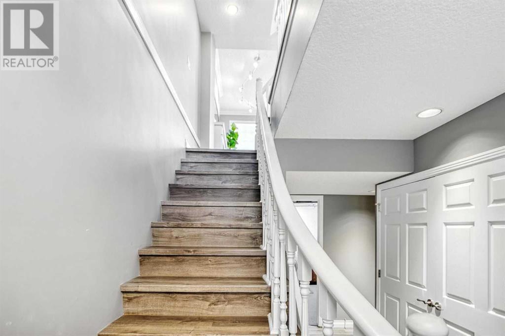 Single Family House for Sale in    Street NW Varsity Calgary 