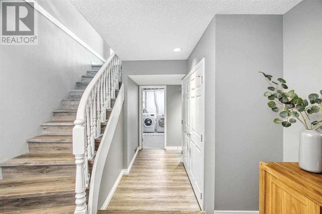 Single Family House for Sale in    Street NW Varsity Calgary 