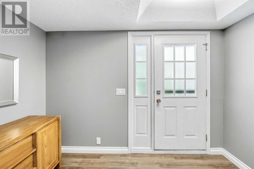Single Family House for Sale in    Street NW Varsity Calgary 
