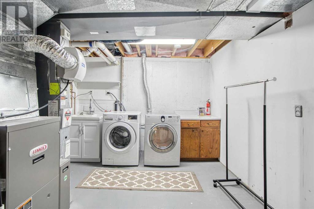 Single Family House for Sale in    Street NW Varsity Calgary 