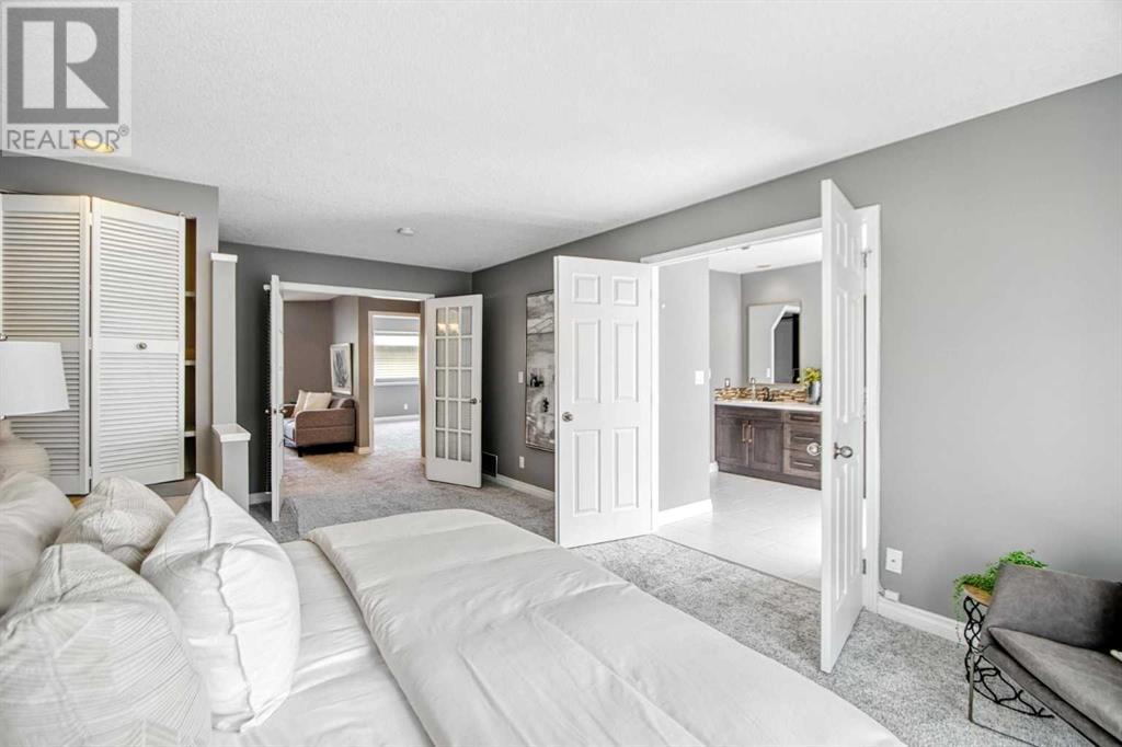 Single Family House for Sale in    Street NW Varsity Calgary 