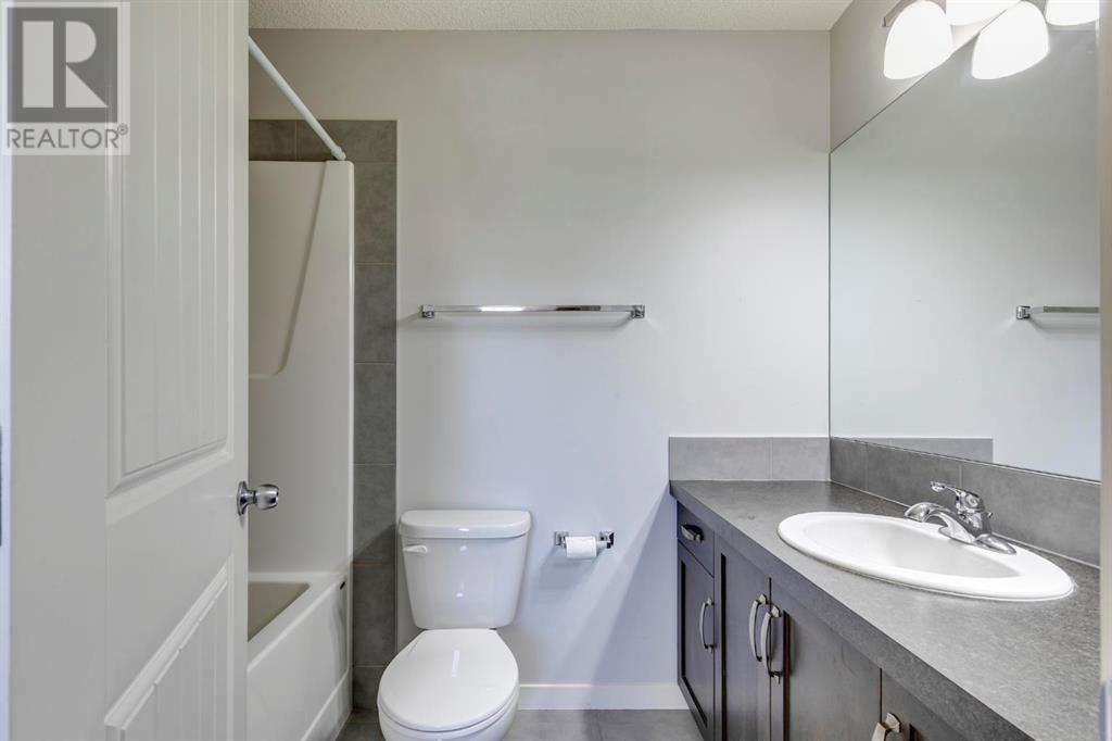 Single Family House for Sale in  Copperpond Landing SE Copperfield Calgary 