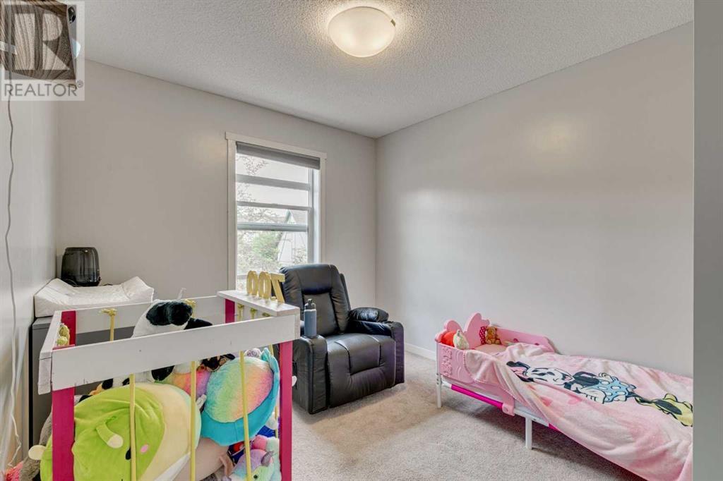 Single Family House for Sale in  Copperpond Landing SE Copperfield Calgary 