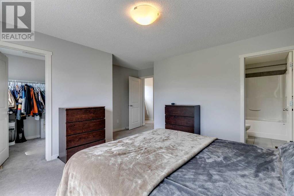 Single Family House for Sale in  Copperpond Landing SE Copperfield Calgary 